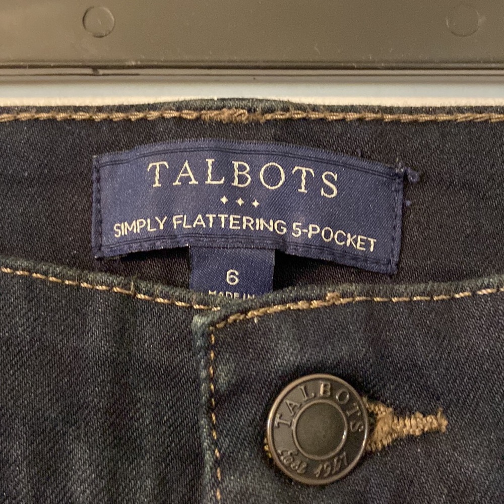 Talbots Simply Flattering 5-pocket jeans size 6 BNWOT inseam 30” - Picture 3 of 12